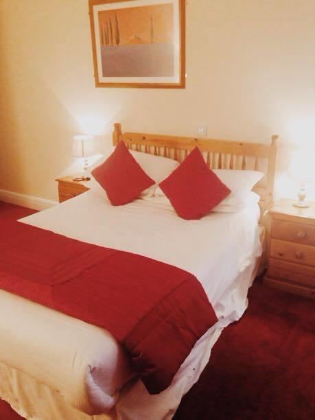 The Western Hotel Claremorris Phòng bức ảnh